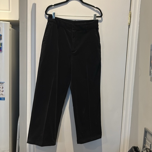 Gap , velvet cropped pants, black 10 Tall, Euc - Picture 2 of 9